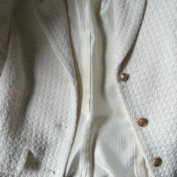 Zara textured Cropped Blazer with Gold Buttons - Picture 8 of 14